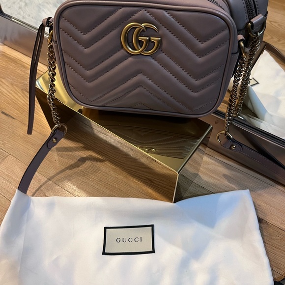 SOLD Gucci Women's Lavender Crossbody Bag with Gold Accents - Picture 11 of 11